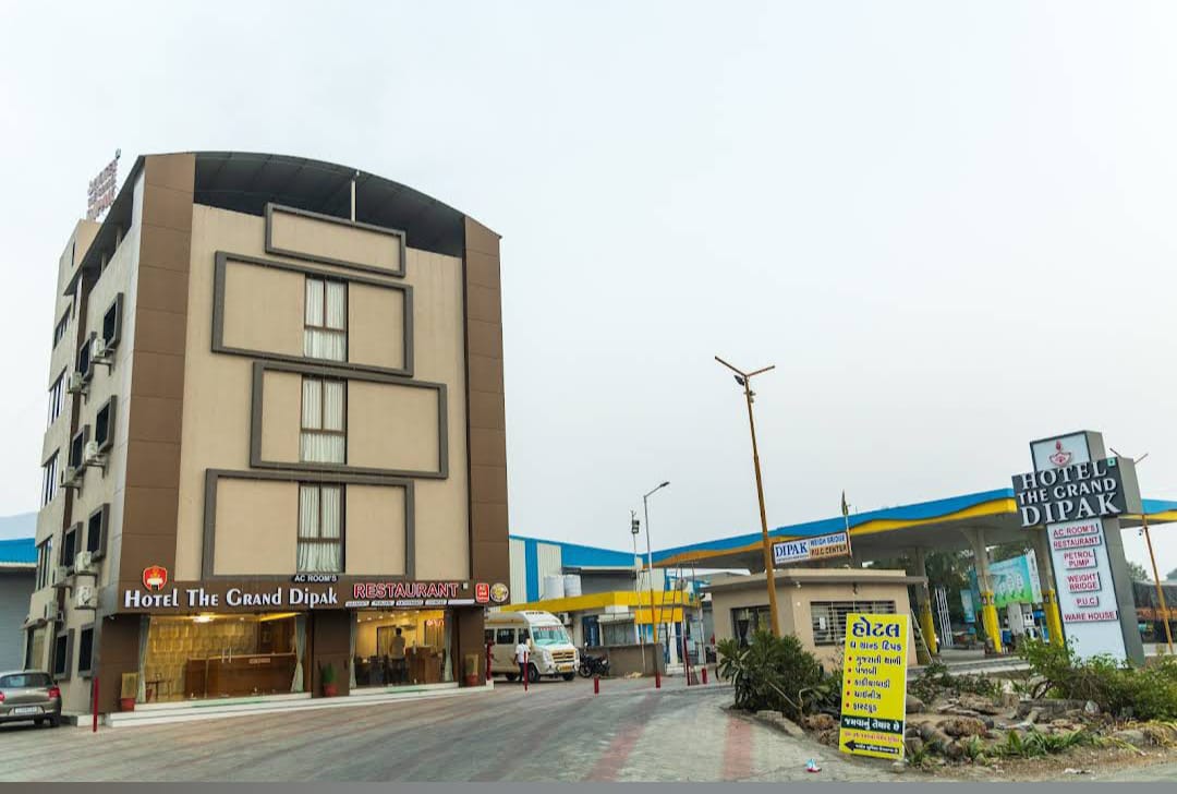 HOTEL THE GRAND DIPAK ROOMS & RESTAURANT